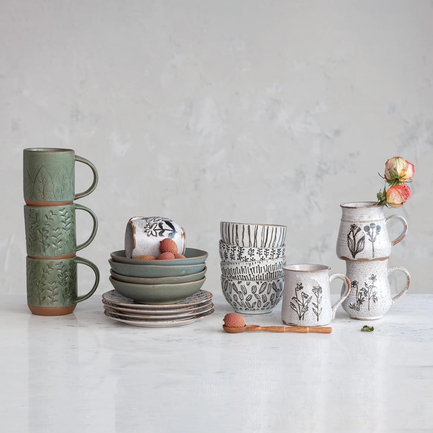 Debossed Stoneware Mug 15 oz