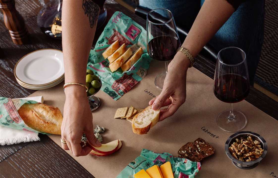 Festive Bread Wrap for the Holidays, Measuring 17" x 23" - Market 12