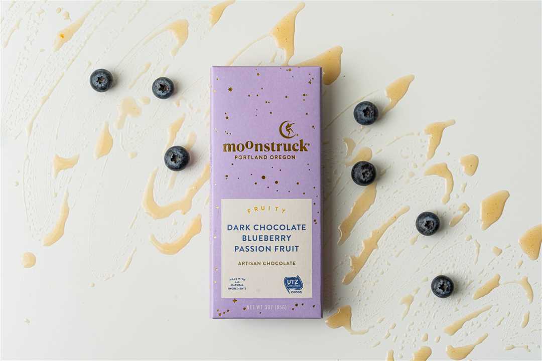 Moonstruck Dark Chocolate Blueberry Passion Fruit Bar - Market 12