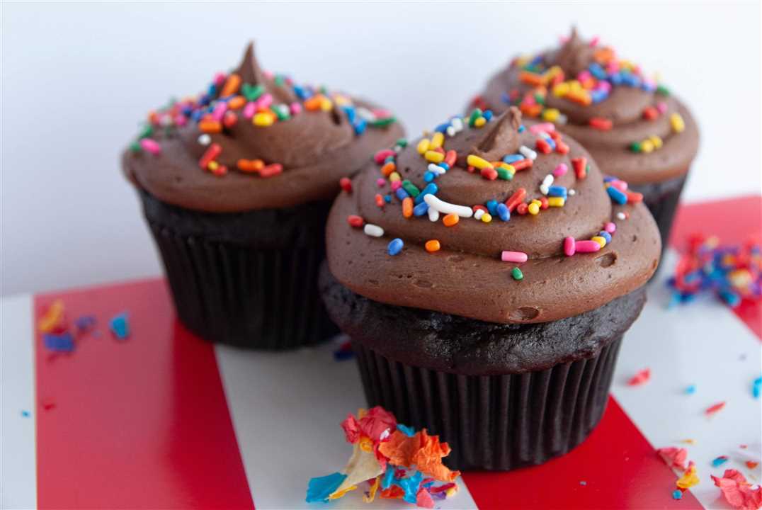 Ultimate Chocolate Cake or Cupcake Mix GF - Market 12