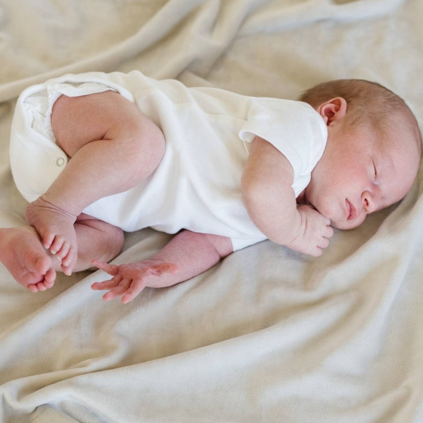 Saranoni Minky Stretch Receiving Blanket