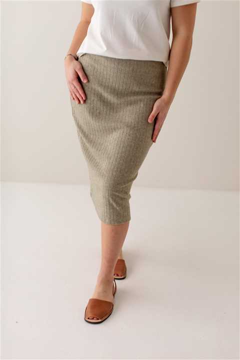 Ribbed Knit Midi Skirt in Soft Sage: Soft Sage