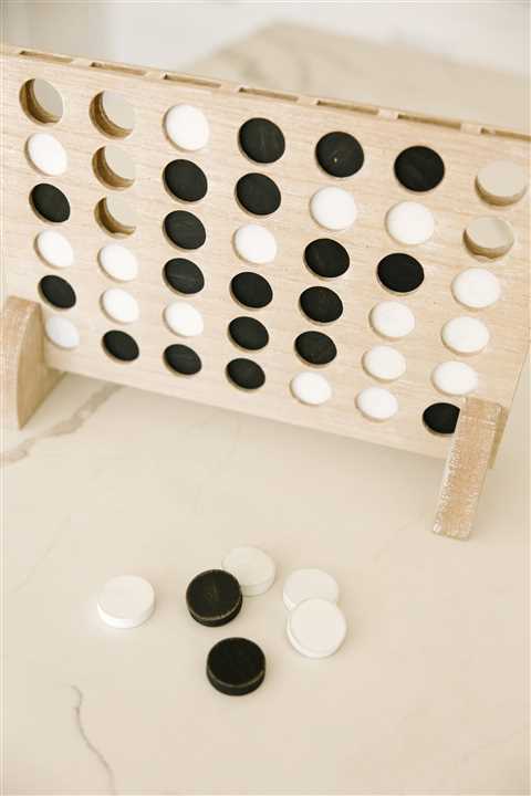 Connect Four Gameboard (42 pieces) - Market 12