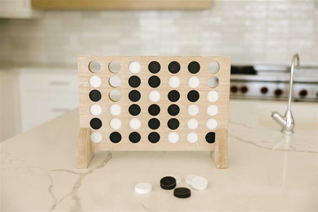 Connect Four Gameboard (42 pieces) - Market 12