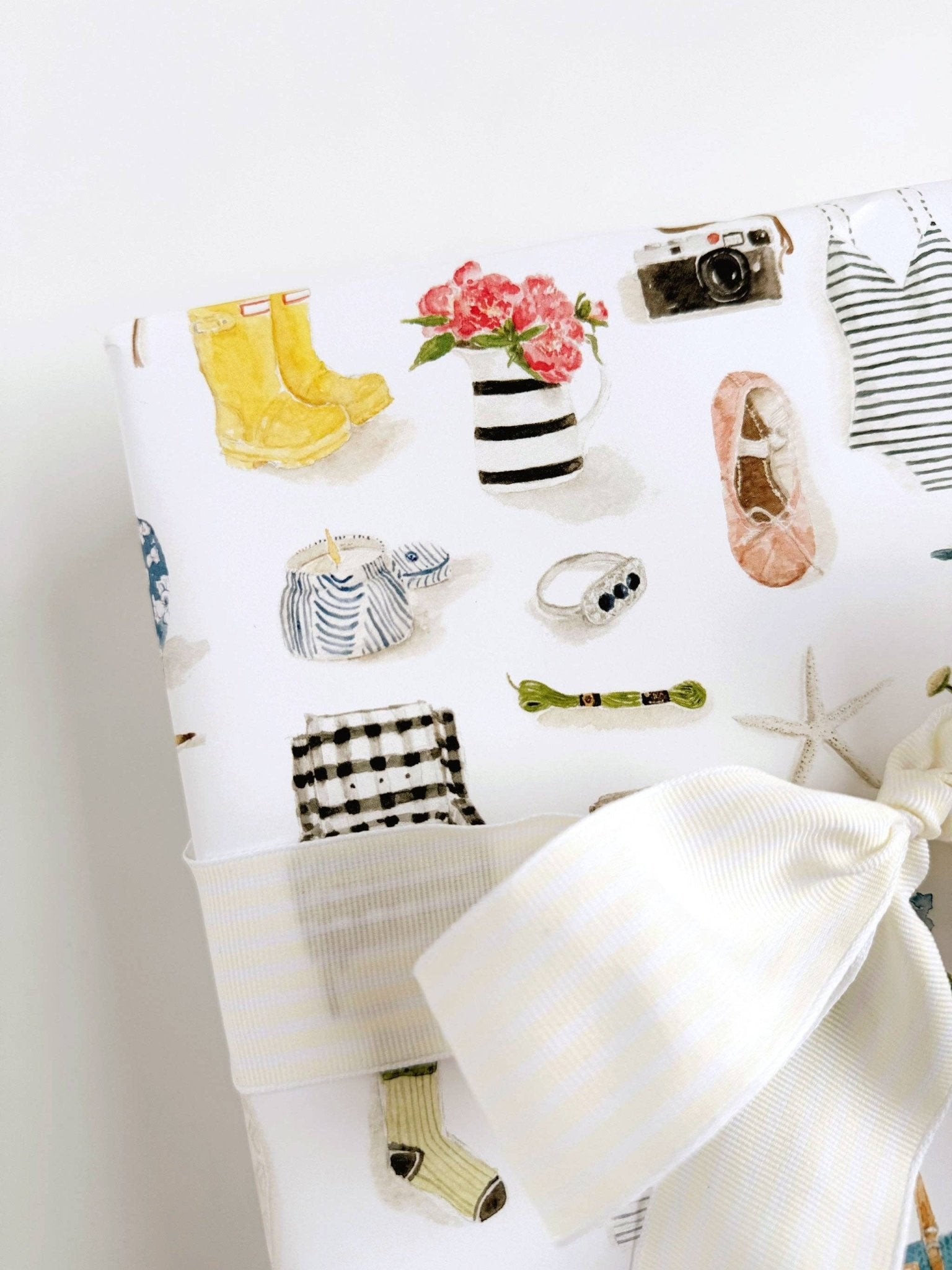 Everyday Things Gift Wrapping Paper - Market 12