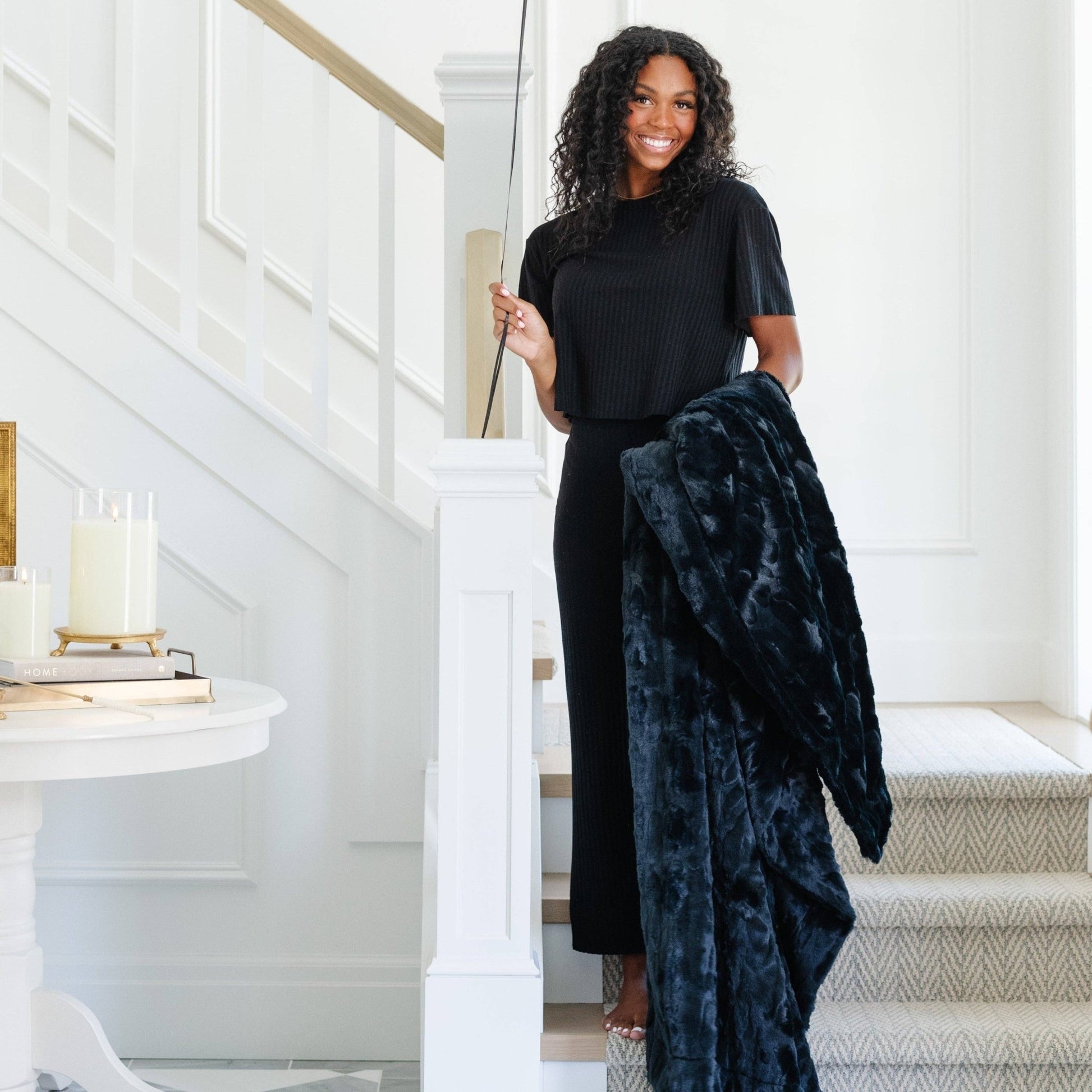 Feather PATTERNED FAUX FUR XL THROW BLANKETS: Feather - Market 12