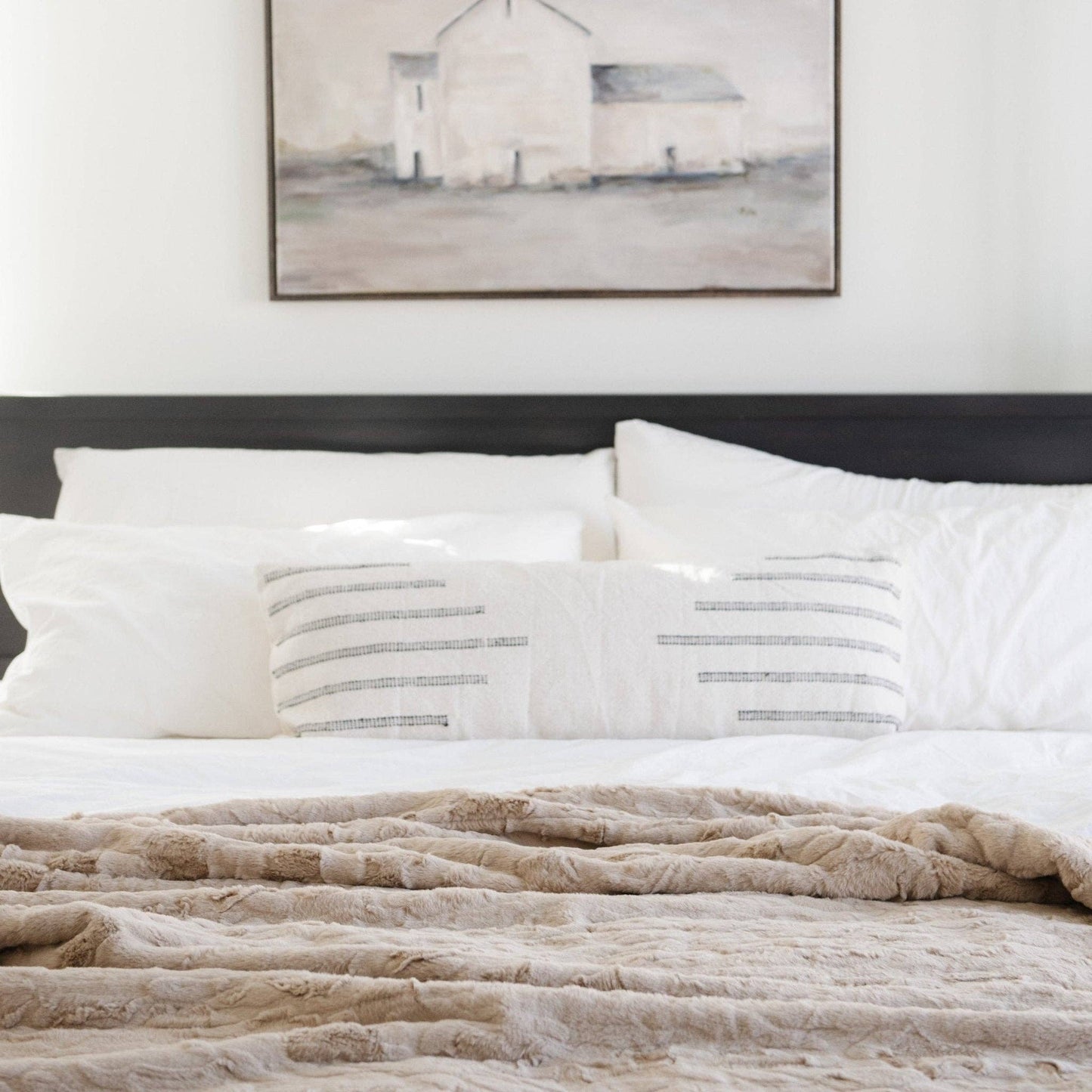 Feather PATTERNED FAUX FUR XL THROW BLANKETS: Feather - Market 12