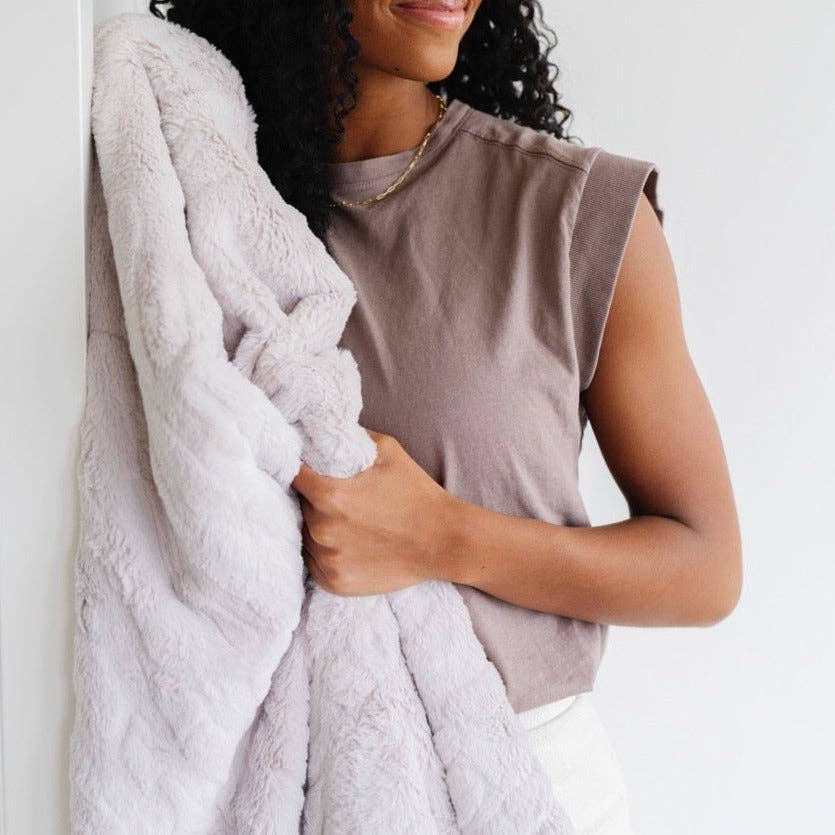 Feather PATTERNED FAUX FUR XL THROW BLANKETS: Feather - Market 12