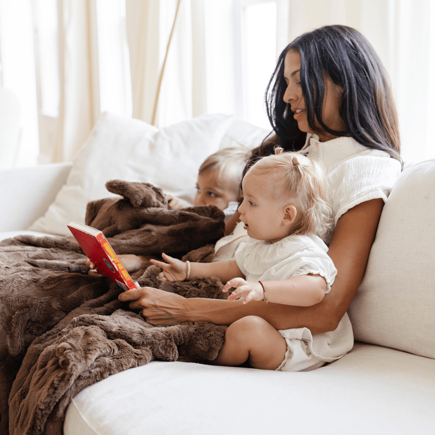 Feather PATTERNED FAUX FUR XL THROW BLANKETS: Feather - Market 12