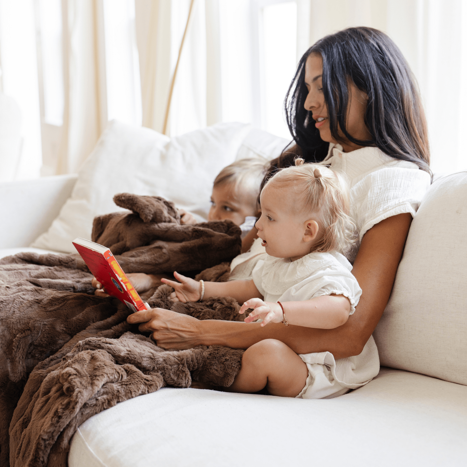 Feather PATTERNED FAUX FUR XL THROW BLANKETS: Feather - Market 12