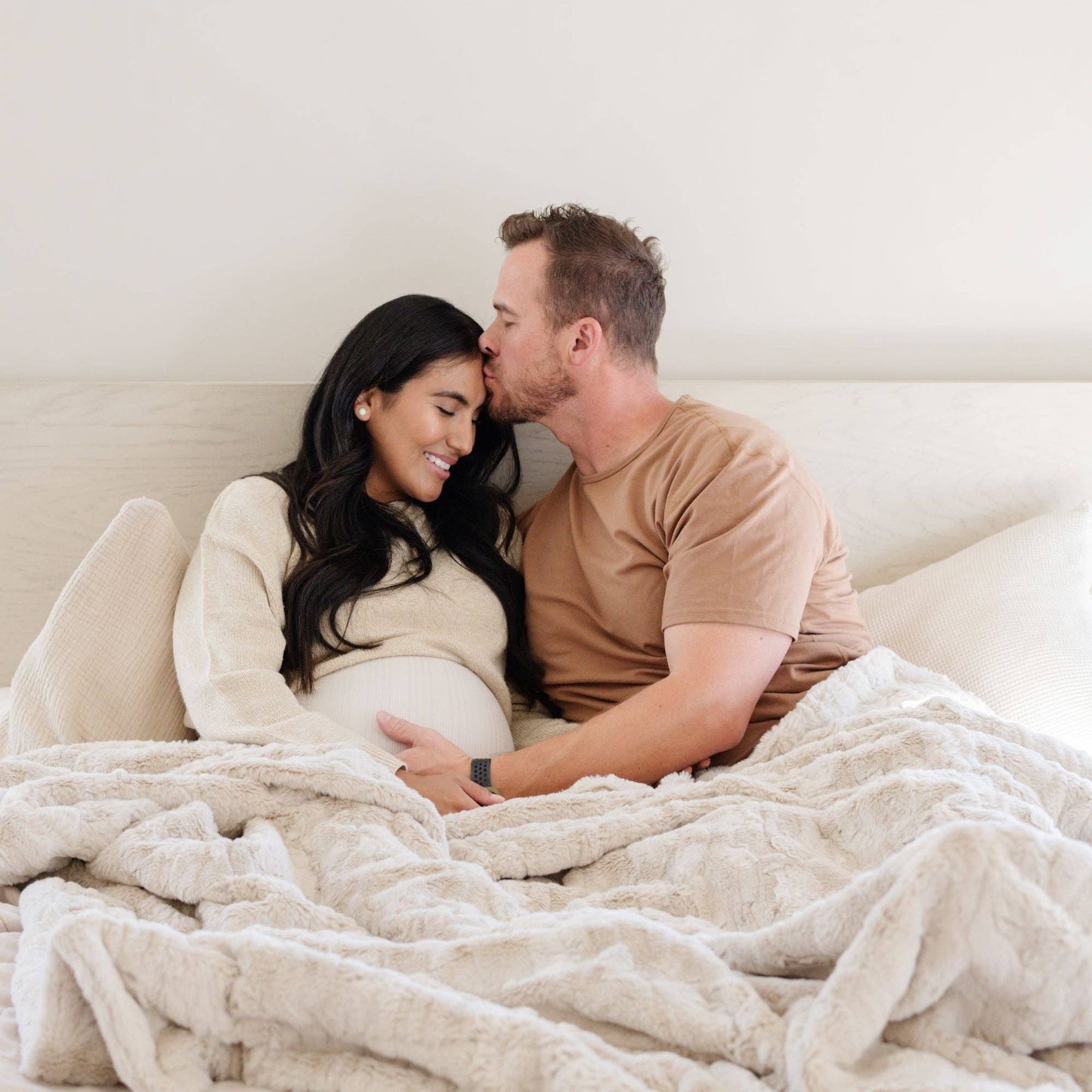 Feather PATTERNED FAUX FUR XL THROW BLANKETS: Feather - Market 12