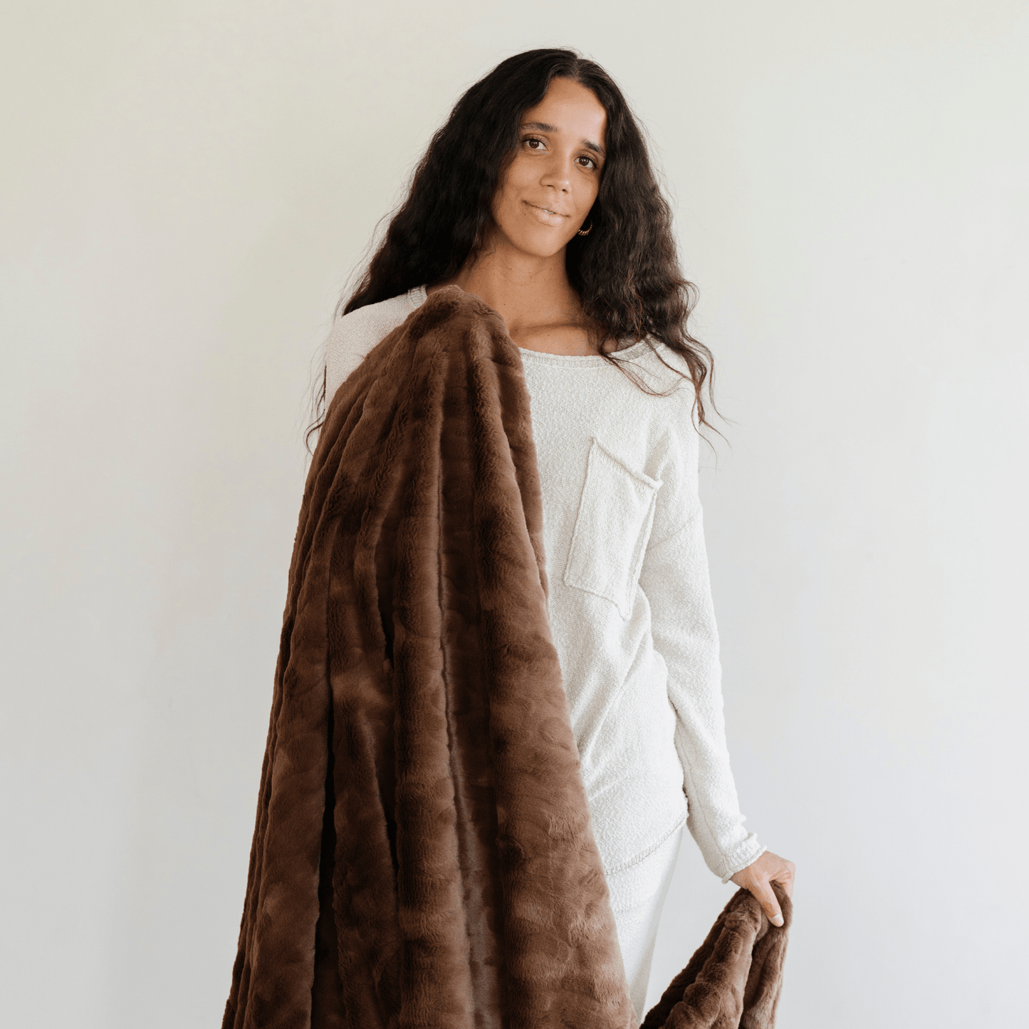 Feather PATTERNED FAUX FUR XL THROW BLANKETS: Feather - Market 12