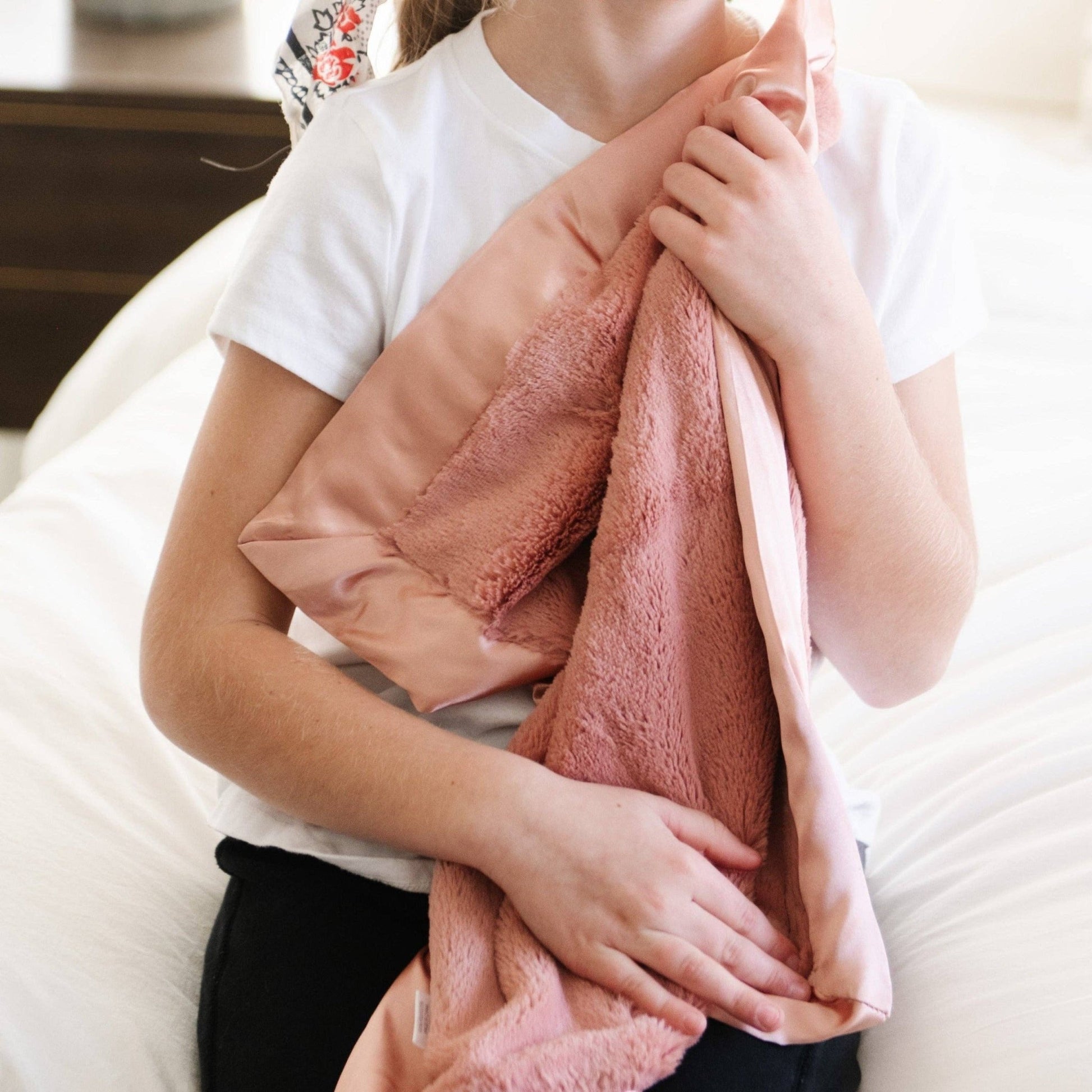 Flora SATIN BORDER MINI BLANKETS - Market 12