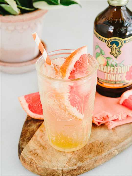 Grapefruit Tonic 12oz Beverage Mixer - Market 12