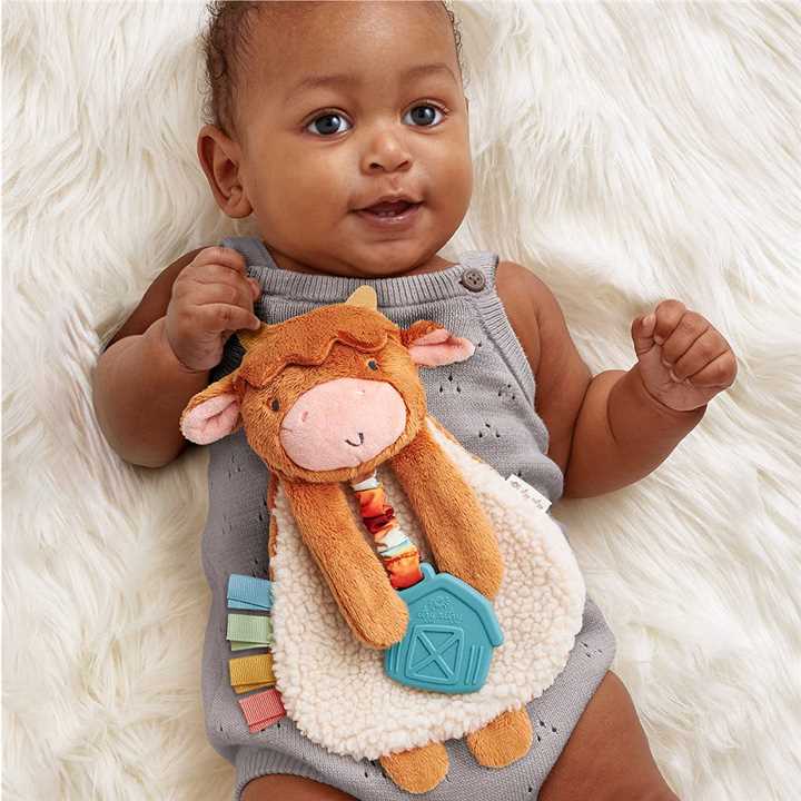 Highland Cow Itzy Friends Love Plush - Market 12