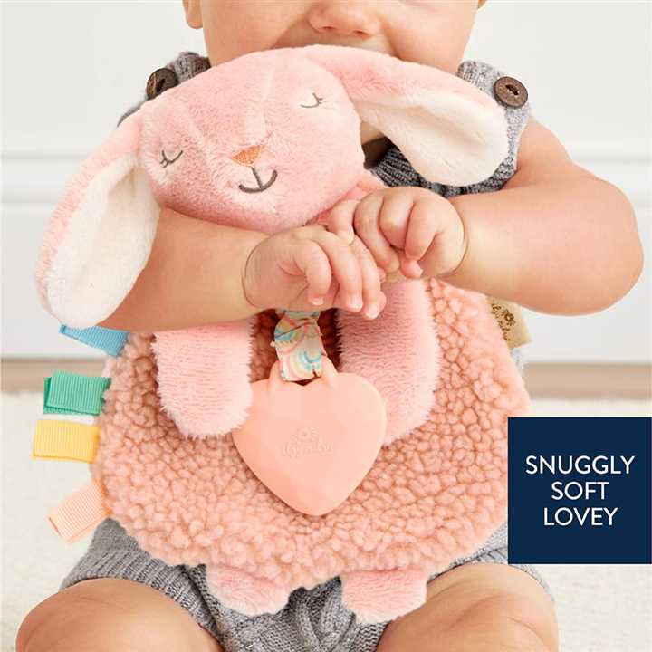 Itzy Friends Lovey Plush: Ana the Bunny - Market 12