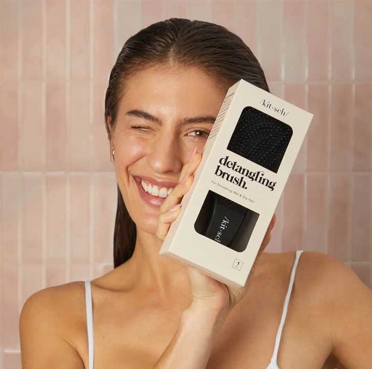 Kitsch Detangling Brush - Market 12