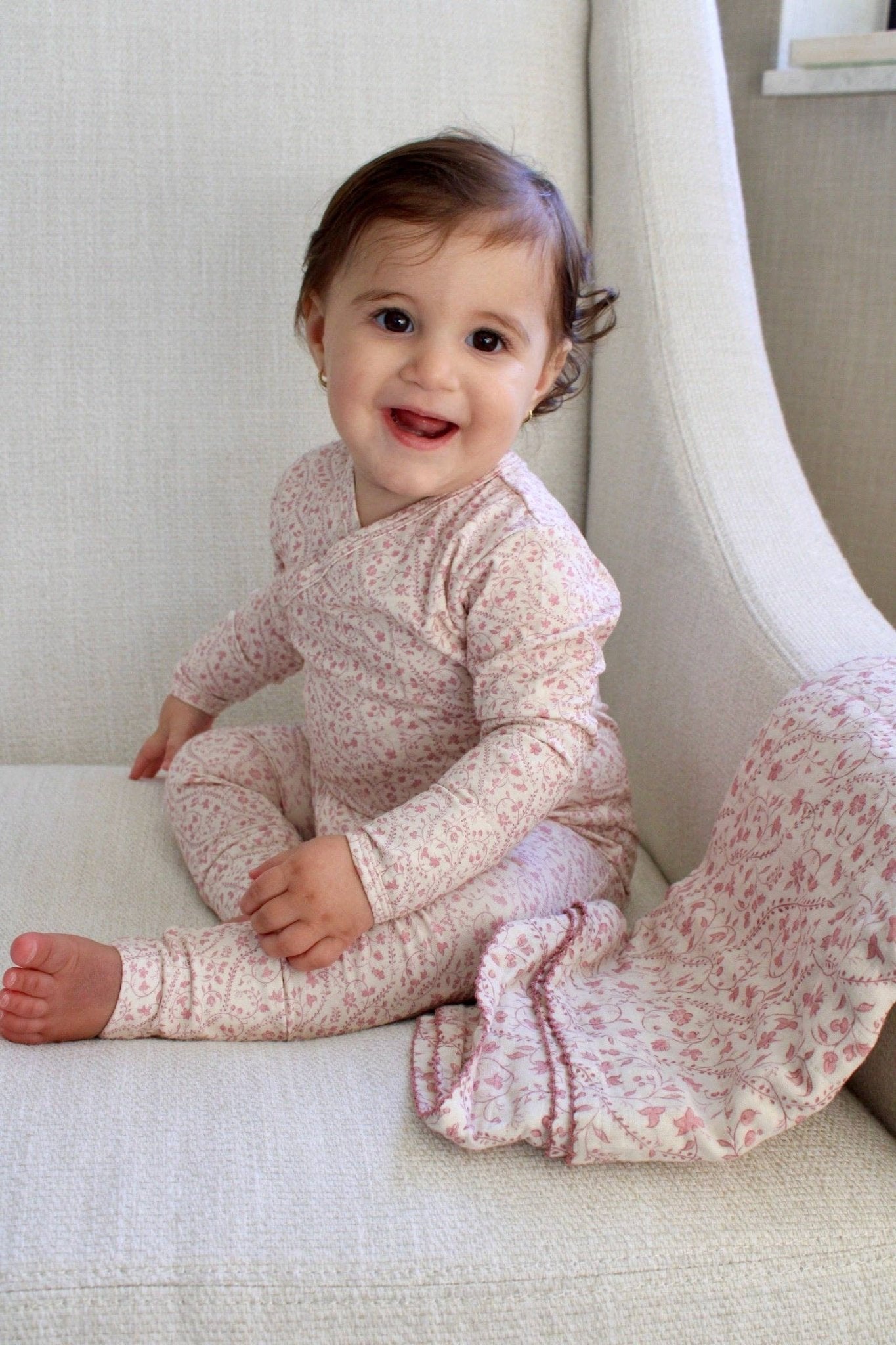 Mauve Heirloom Vine Muslin Blanket - Market 12