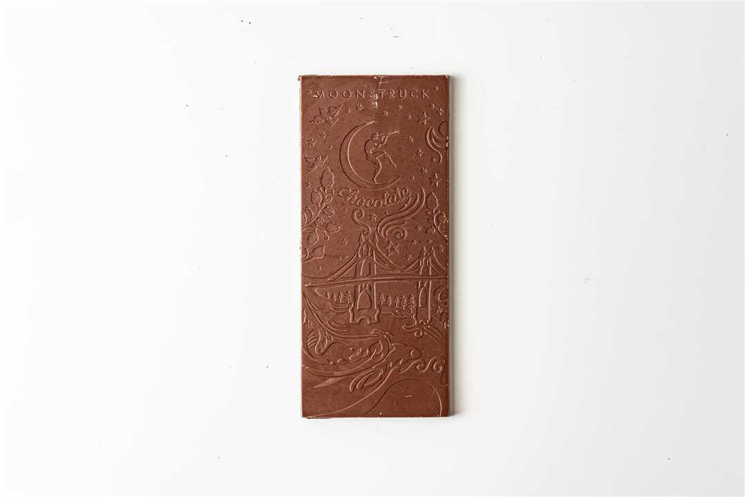 Moonstruck Crunchy Milk Salted Toffee Bar - Market 12