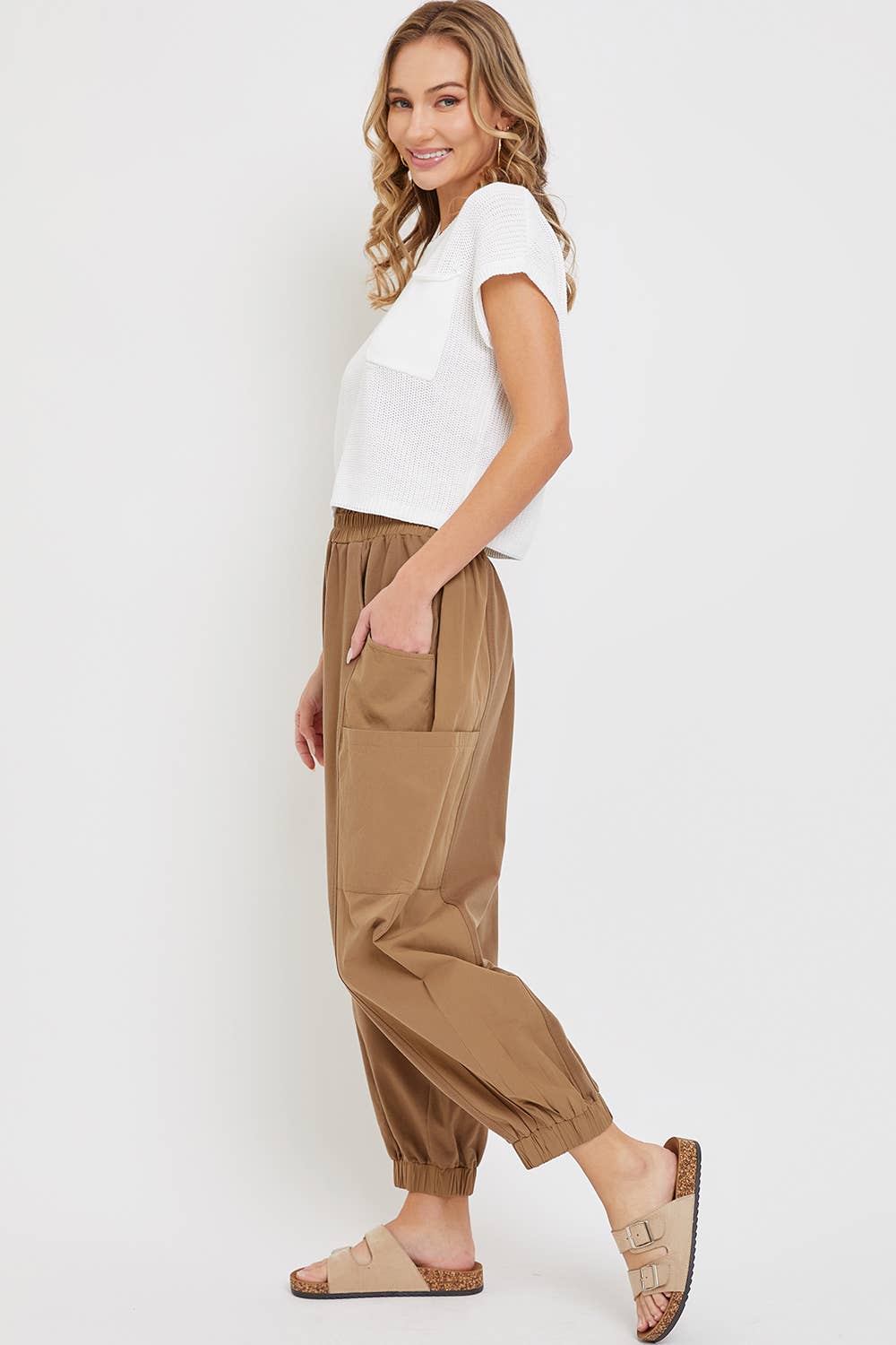 Relaxed and Comfortable Wide-Leg Hammered Joggers: Coffee