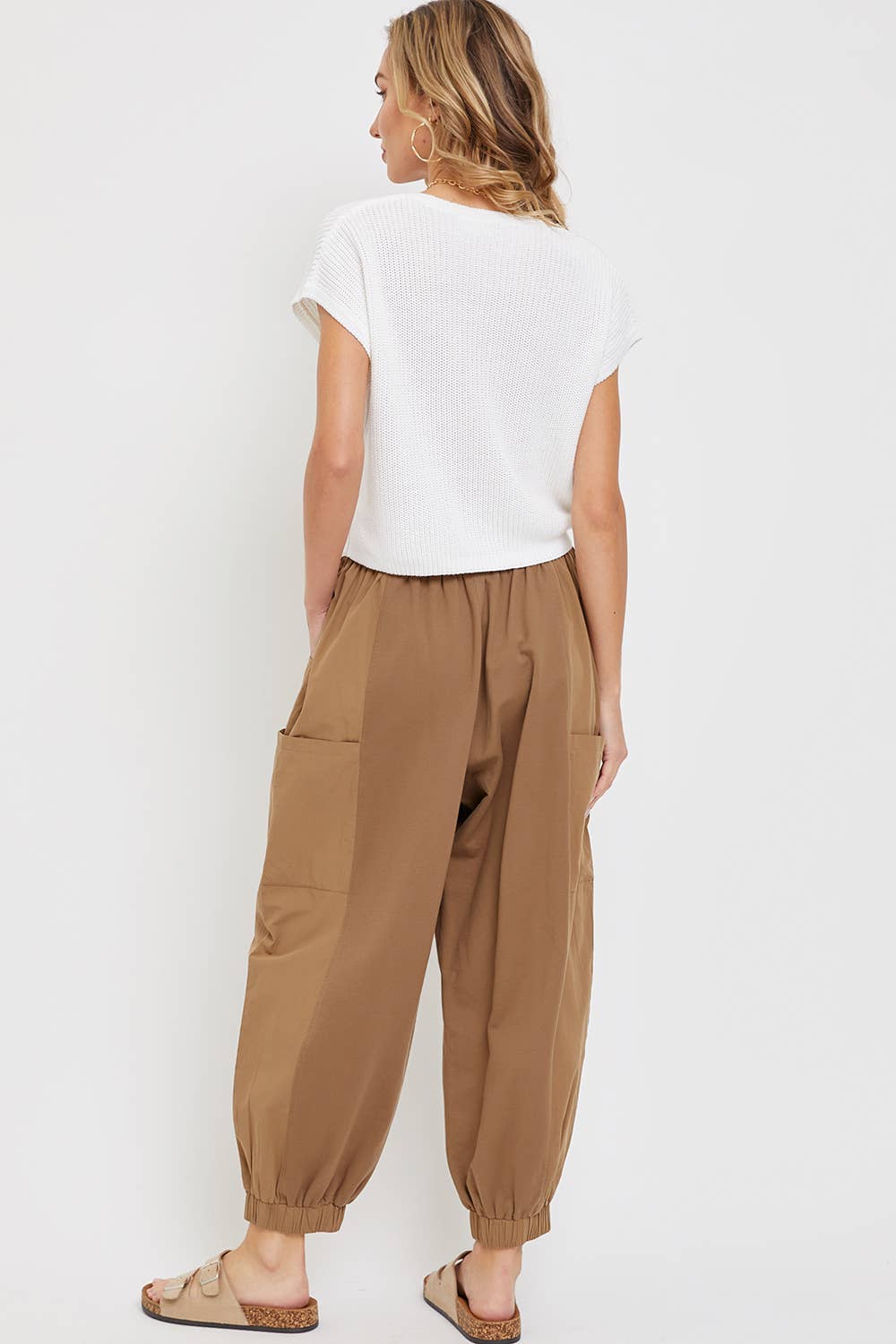 Relaxed and Comfortable Wide-Leg Hammered Joggers: Coffee