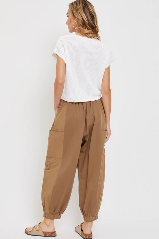 Relaxed and Comfortable Wide-Leg Hammered Joggers: Coffee