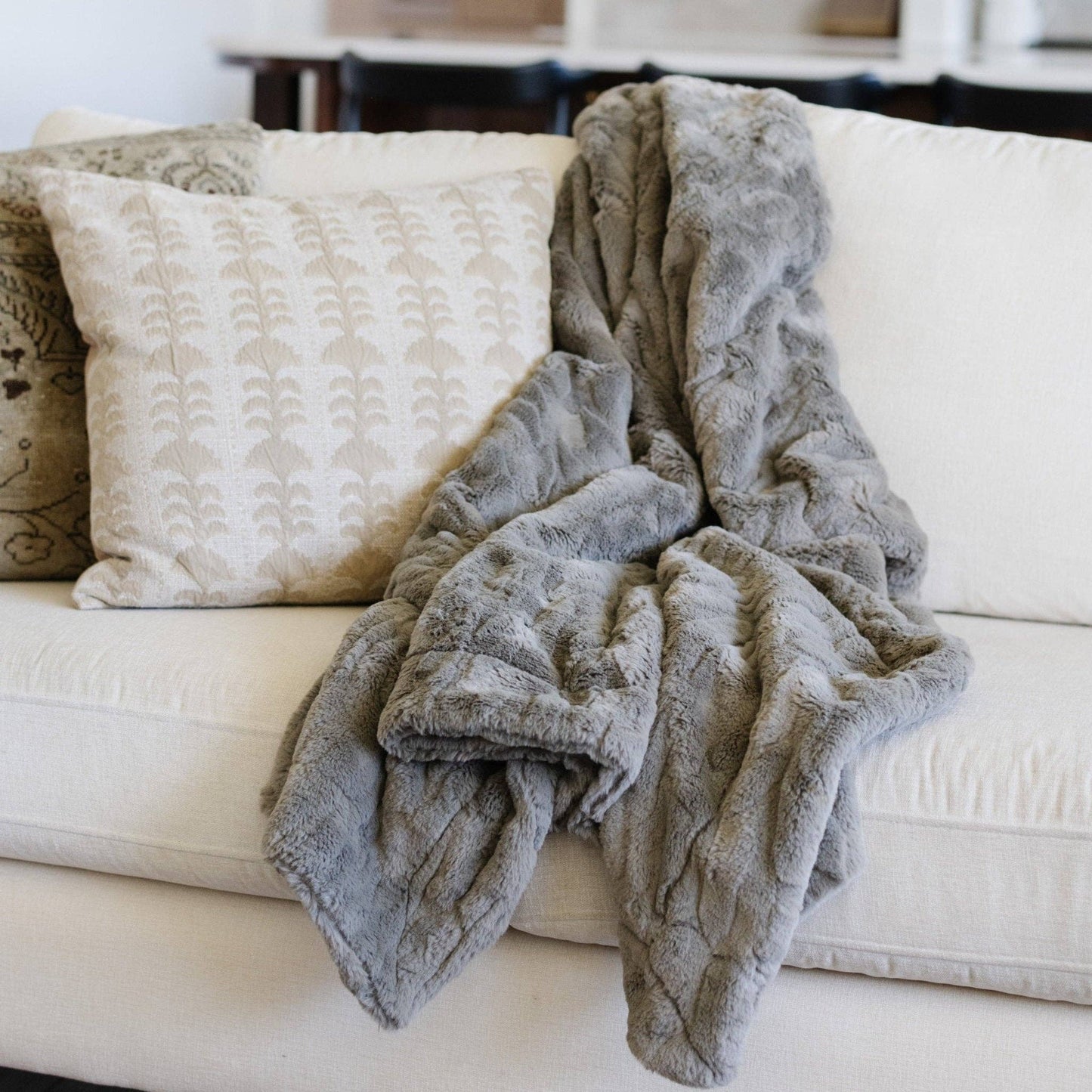 PATTERNED FAUX FUR THROW BLANKETS: Buff - Market 12