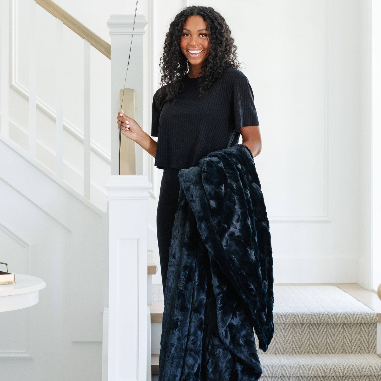 PATTERNED FAUX FUR THROW BLANKETS: Buff - Market 12