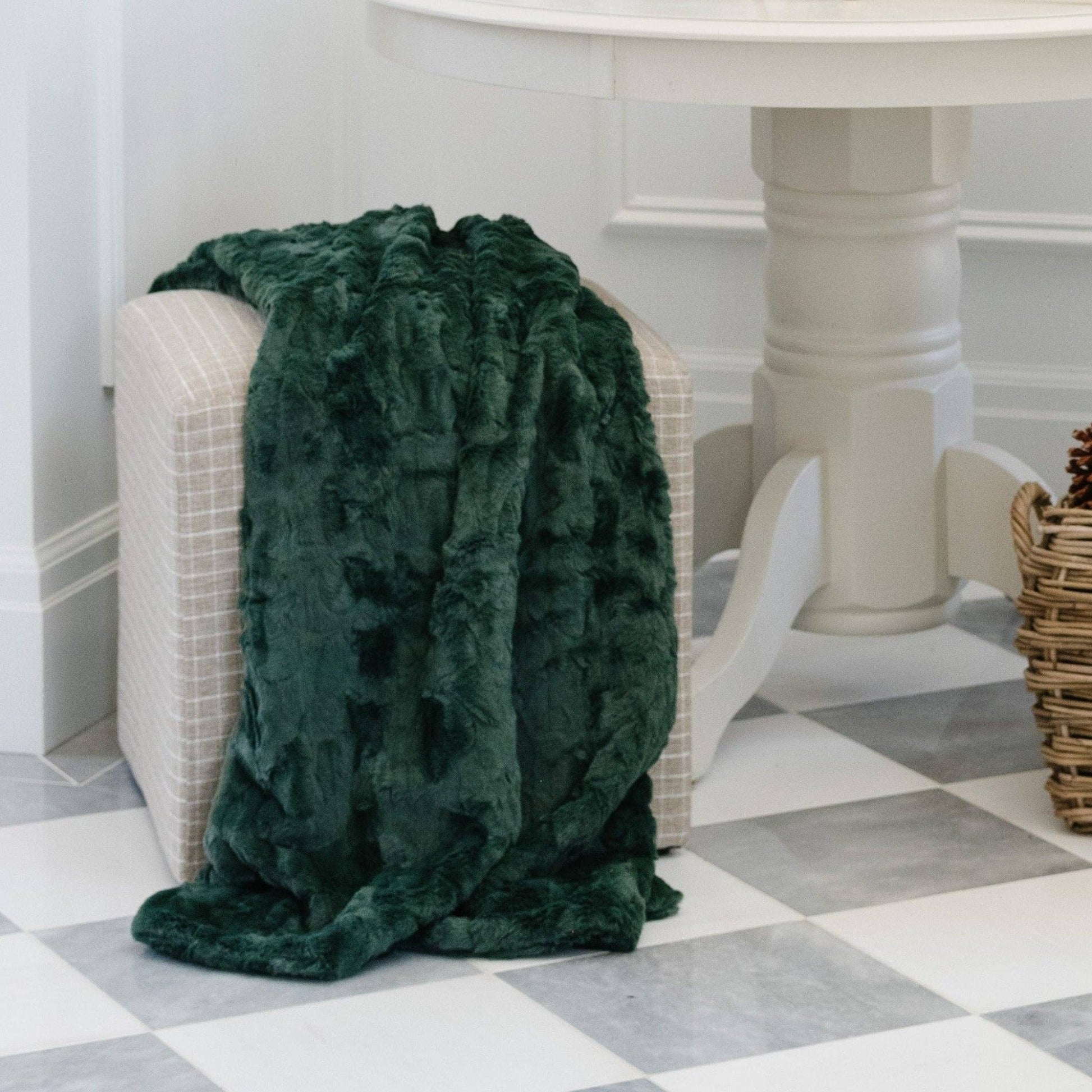 PATTERNED FAUX FUR THROW BLANKETS: Buff - Market 12