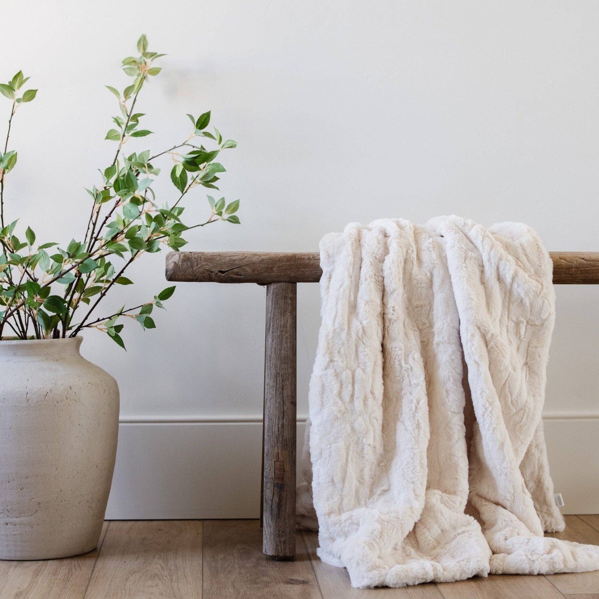 PATTERNED FAUX FUR THROW BLANKETS: Buff - Market 12