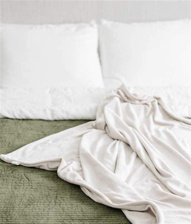 Saranoni Minky Stretch Receiving Blanket - Market 12