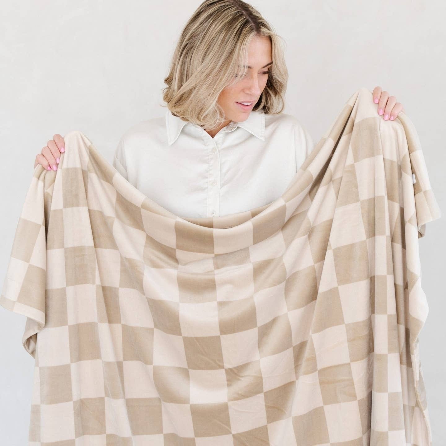Saranoni Minky Stretch Receiving Blanket - Market 12