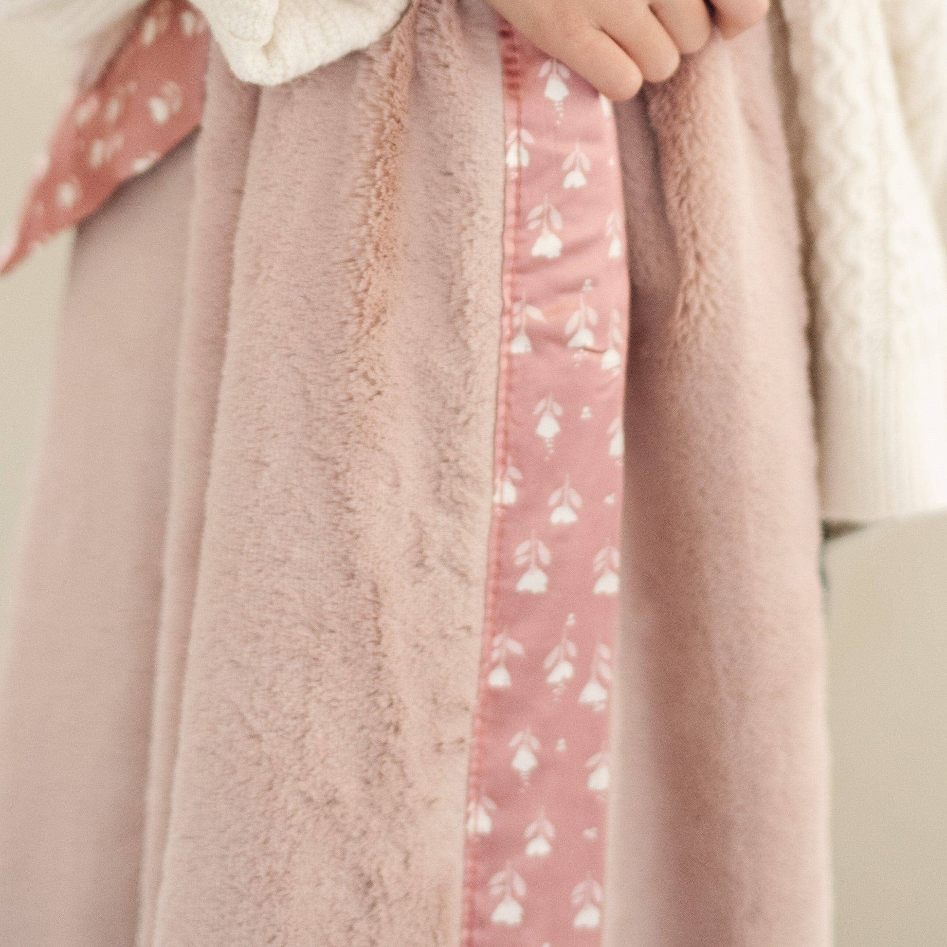 SATIN BORDER MINI BLANKETS: Ivory - Market 12