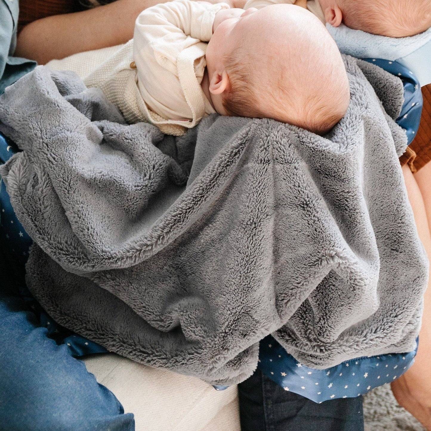 SATIN BORDER RECEIVING BLANKETS: Daisy - Market 12