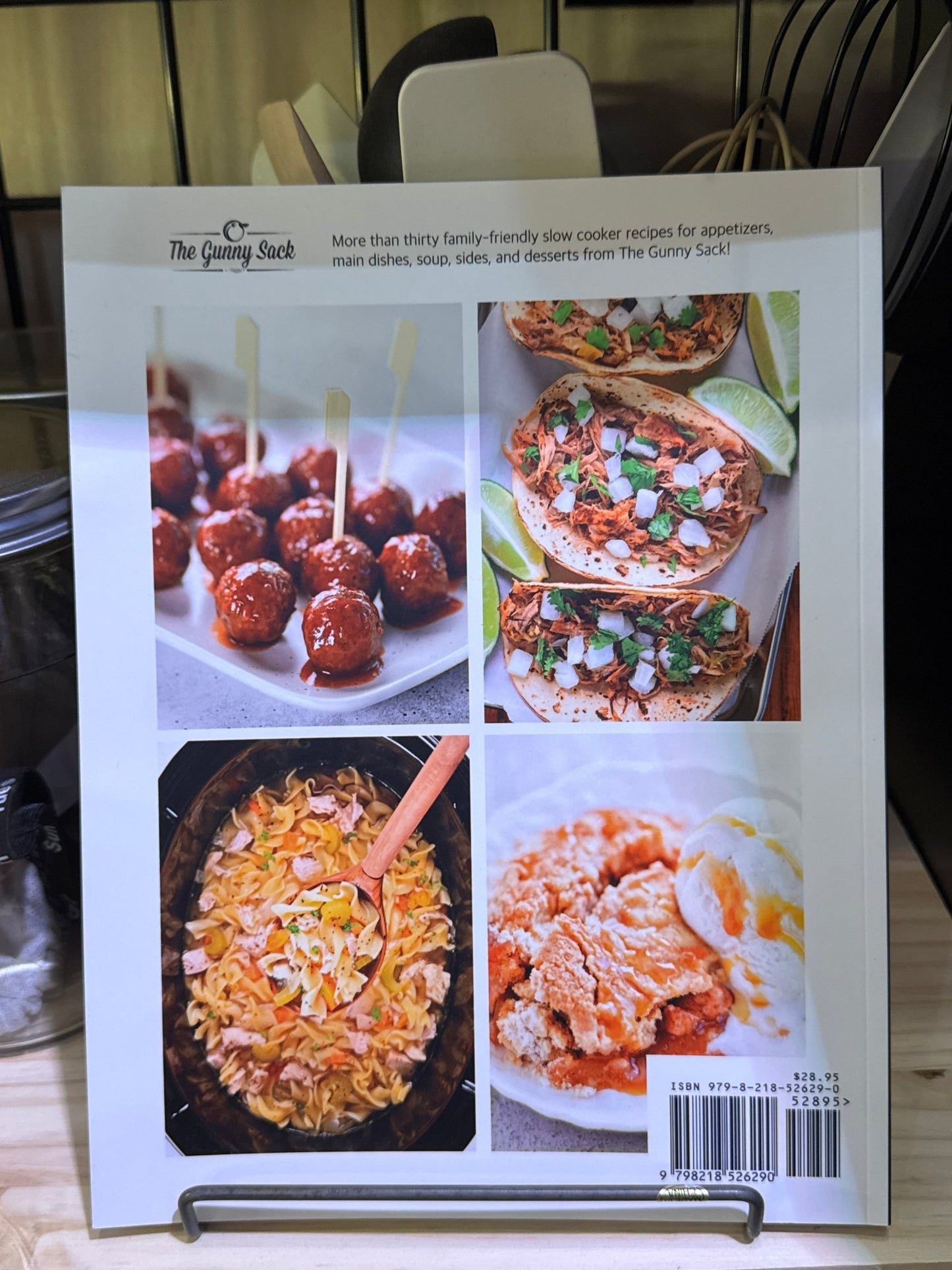 Slow Cooker Favorites Cookbook - Market 12