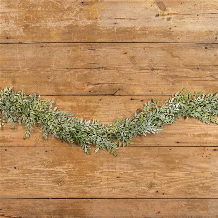 Soft Green Tea Leaf Garland - Market 12