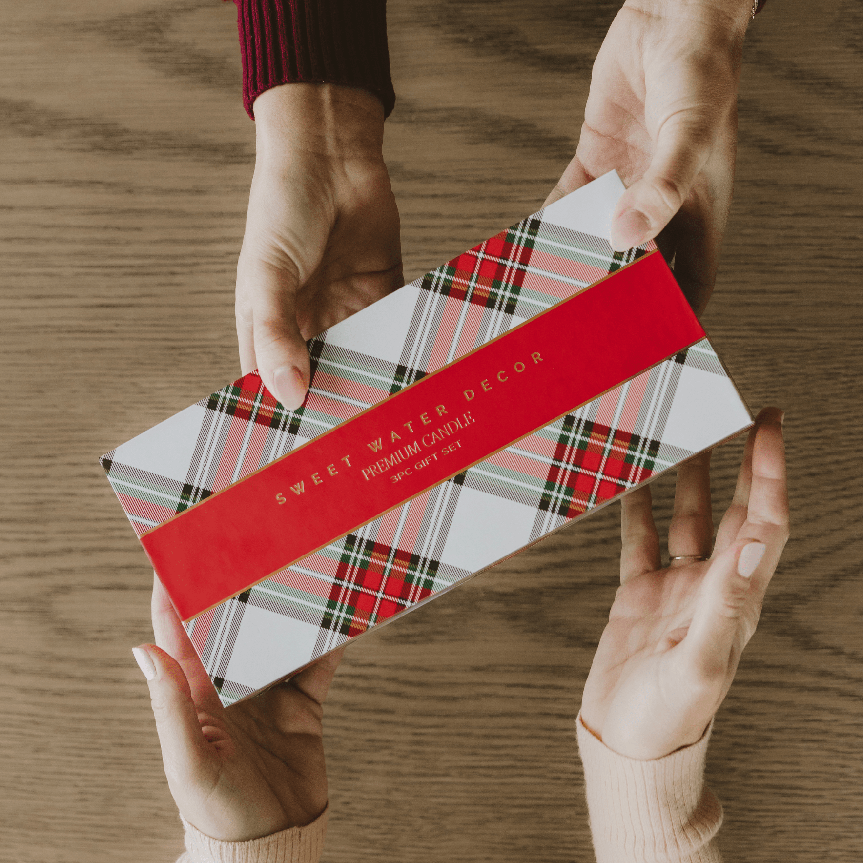 Soy Christmas Candle Gift Box Set - Market 12