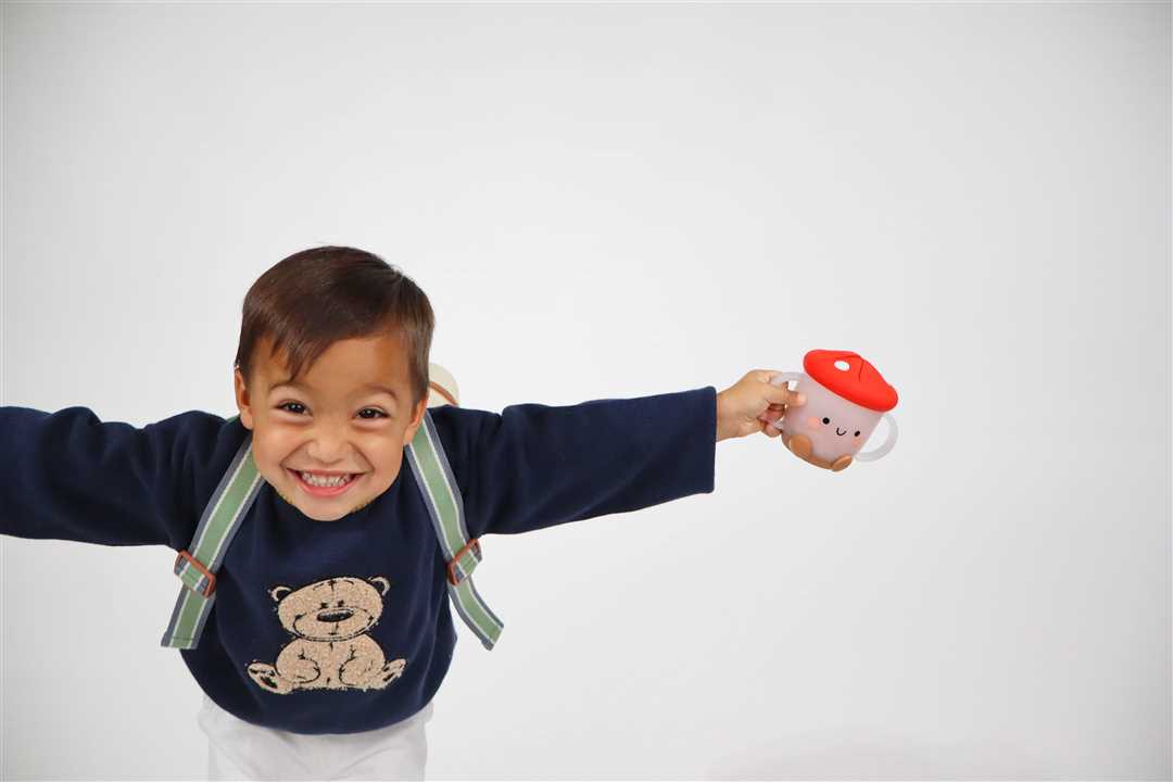 Strawberry Itzy Snack Cup - Market 12