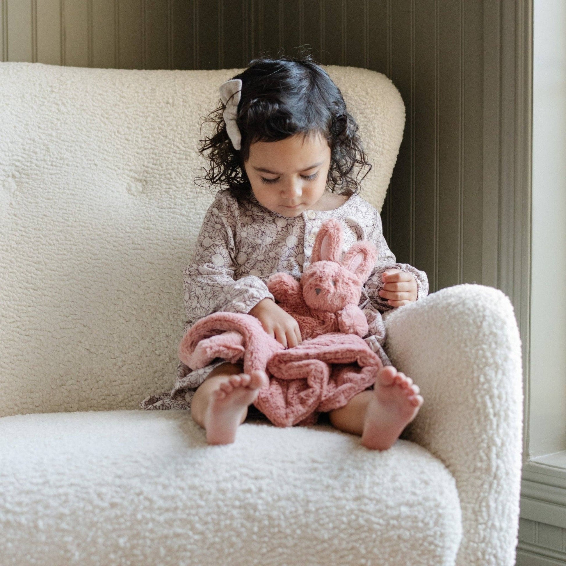 STUFFED ANIMAL LOVEYS: Lamb - Market 12