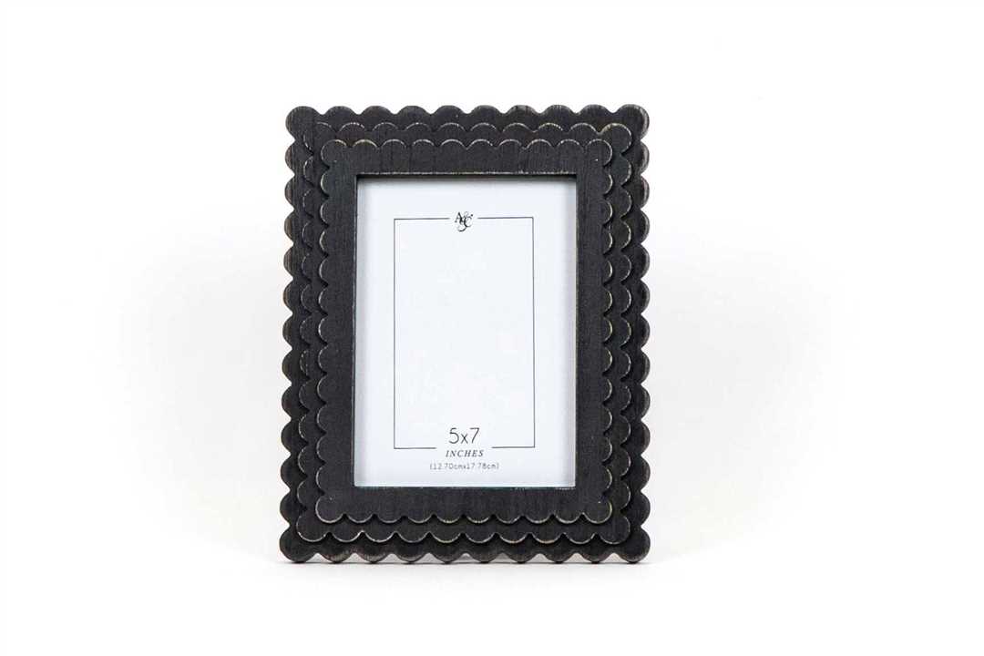 Wood Photo Frame Scallop Edge - Market 12